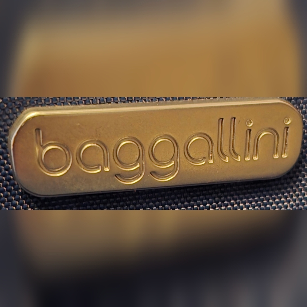 Baggallini Blue Washable Messenger Bag & Matching Wristlet - Picture 3 of 12